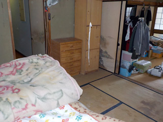 部屋の奥からのアフター