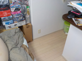 部屋からキッチン入り口のアフター