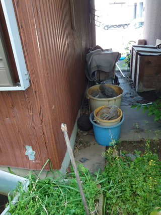 家の外のビフォア