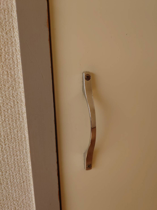 押し入れ取っ手の汚染
