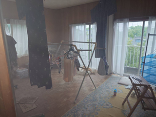 ２階部屋５と６のビフォア