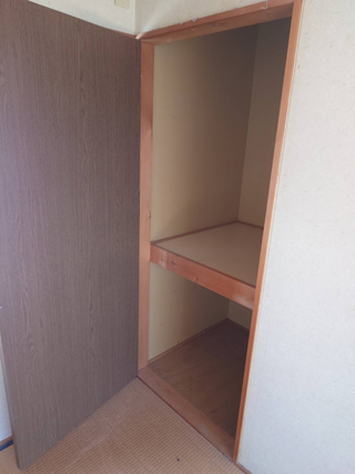 部屋２押し入れのアフター