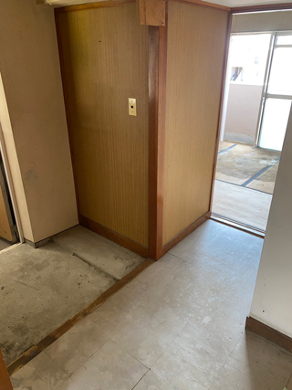 玄関から部屋１入口のアフター