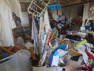 キッチンから部屋３のビフォア