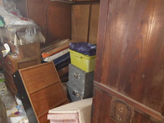２階部屋１右手のビフォア