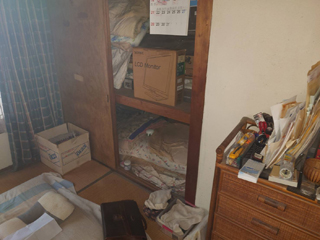 部屋２押し入れのビフォア