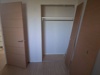 部屋２クローゼットのアフター