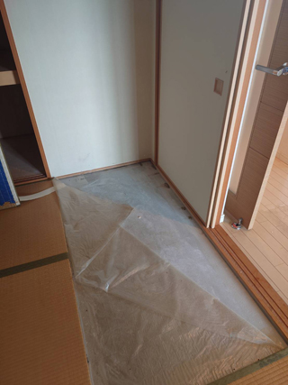 部屋３トイレ側の床手撤去後