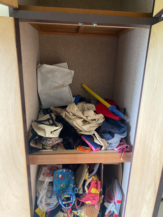 部屋１押し入れのビフォア