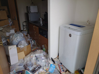 玄関右手のビフォア