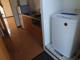 玄関右手のアフター(清掃後)