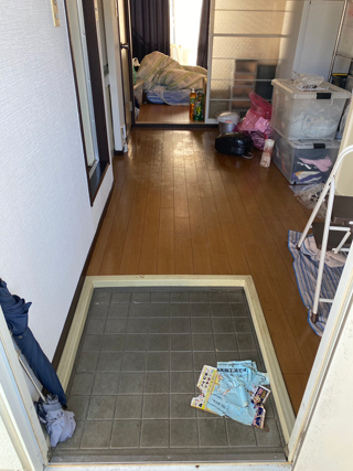 1階玄関のビフォア