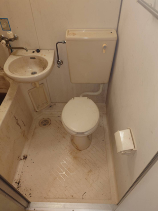 浴室入口のビフォア