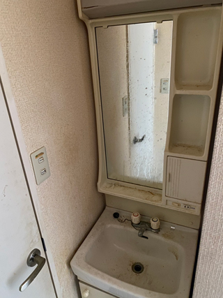 洗面台の撤去後