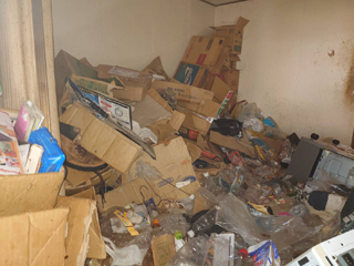 部屋1左側のビフォア