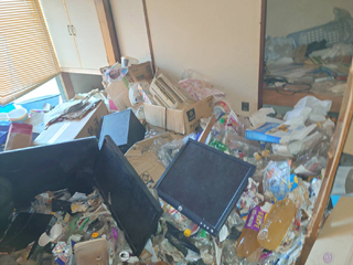 部屋2右手のビフォア