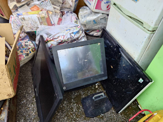 埋もれていたPCや冷蔵庫