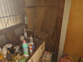 １軒目勝手口のビフォア