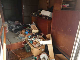 ２軒目玄関のビフォア