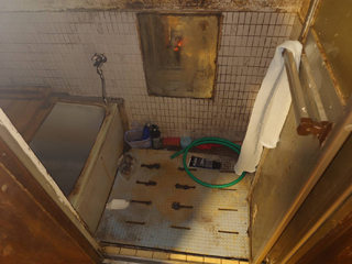 ２軒目浴室のビフォア