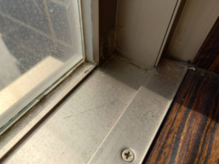 窓サッシのビフォア