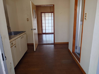 玄関からキッチンのアフター