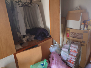 部屋１押し入れ前のビフォア