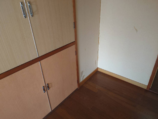 部屋１押し入れ前のアフター