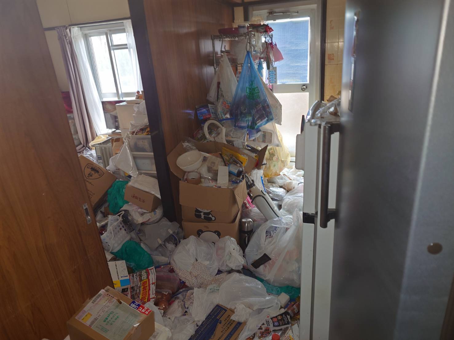 キッチン入り口のビフォアアフター