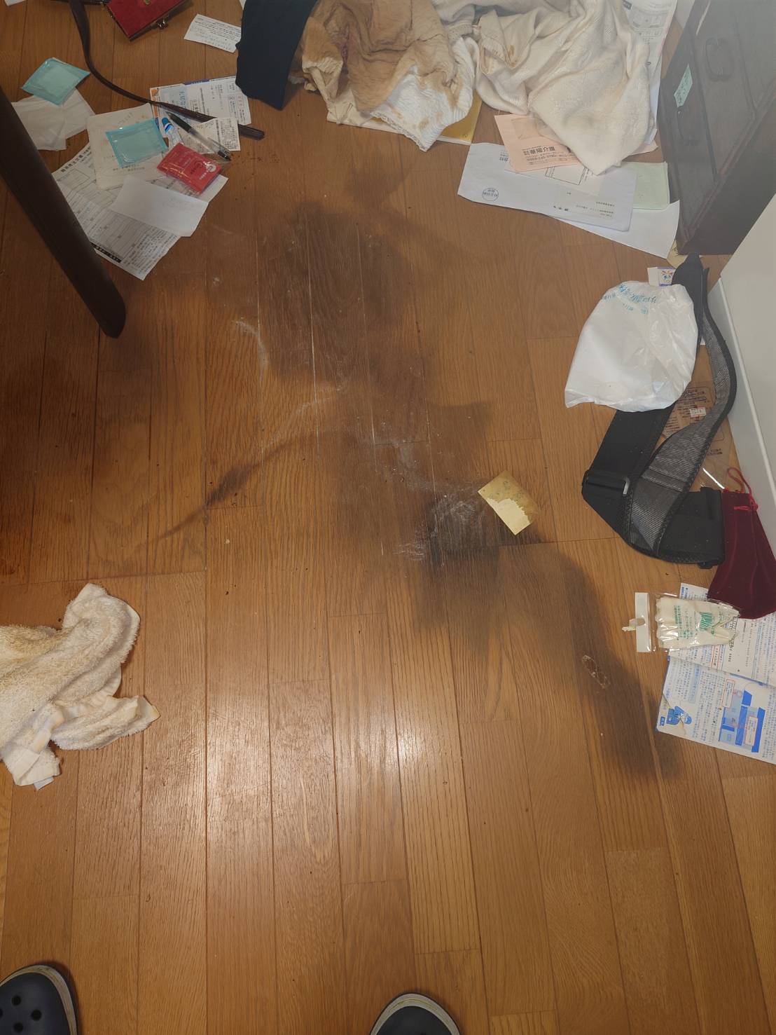 倒れられていた場所のビフォア、清掃前、ビフォア