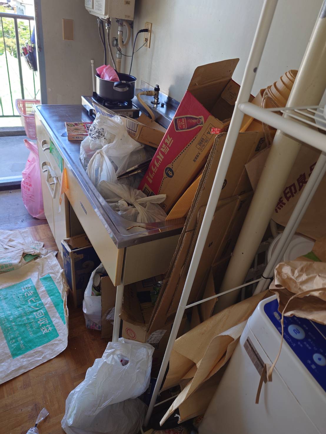 部屋から玄関のビフォアアフター