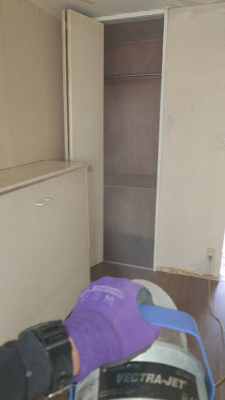 消臭剤散布の風景