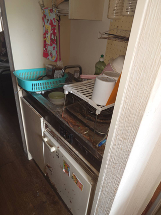 キッチンのビフォア、撤去後、アフター（清掃後）