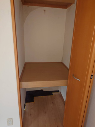 部屋１押し入れのビフォアアフター