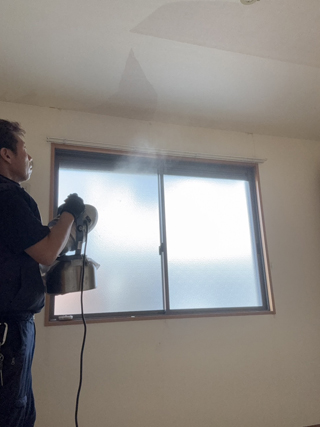 消臭剤散布の風景