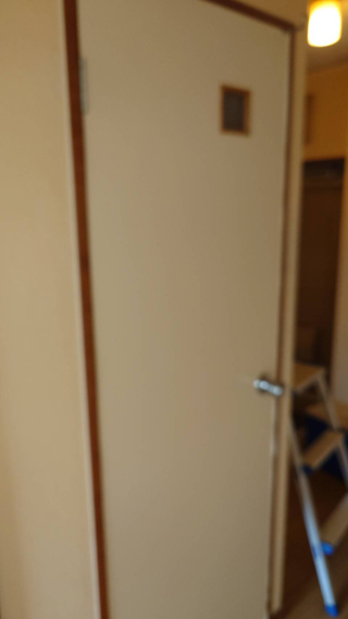 トイレ戸のビフォアアフター