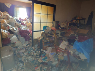 キッチンから部屋１入口のビフォア