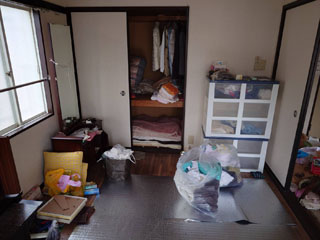 部屋2押し入れのビフォア