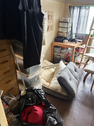 部屋左手のビフォア、撤去後、アフター