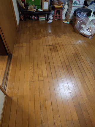 亡くなった場所左手の撤去後、清掃後、アフター