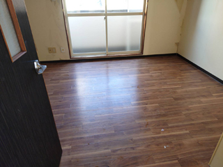 部屋入り口のビフォアアフター