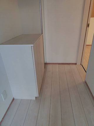 玄関のビフォア、床清掃後、アフター